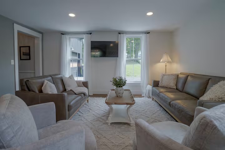 The Onyx Chalet by Keuka Lake